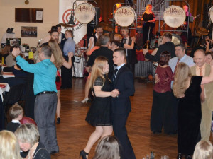 Ples probíhal v dobré náladě.