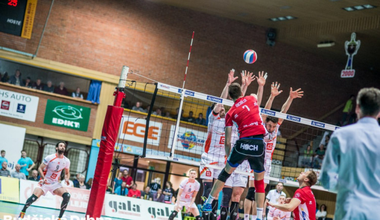 SOUTĚŽ: Volejbalisté mají další pokus přejít přes Karlovarsko do finále