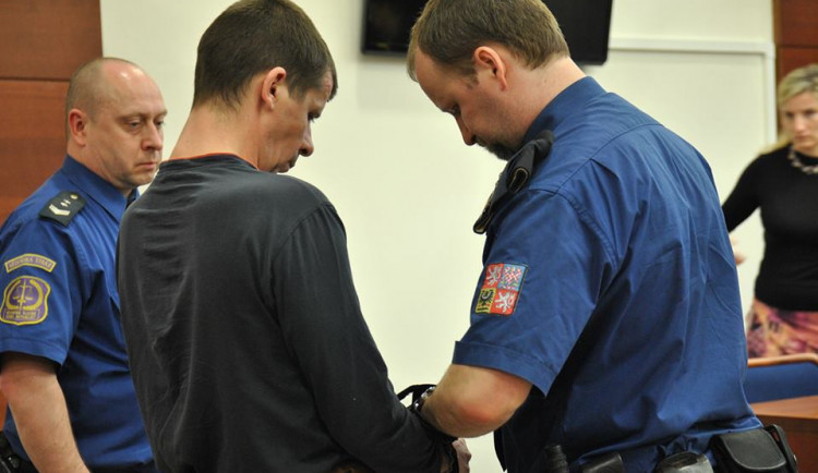 Zdeněk Nusbaumer dnes u soudu v Liberci