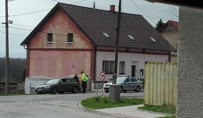 Zadržení kradené Audi v Novém Městě pod Smrkem.