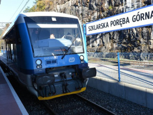 Všechno je jinak. Přímé vlaky až do Szklarske Poreby pojedou i nadále