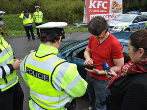 FOTO: Prodloužený víkend ve znamení kontrol na silnicích. Policisté se zaměří nejen na opilé řidiče