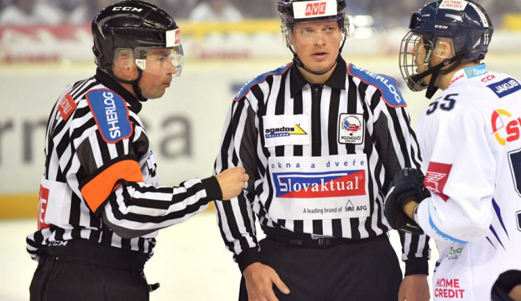 Extraligové finále odstartovalo! Brněnská Kometa zazářila na ledě Tygrů a těsně zvítězila