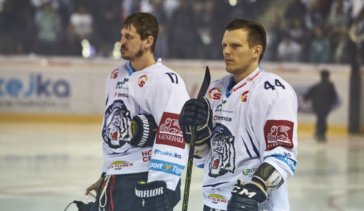 Obránci Derner a Šimek