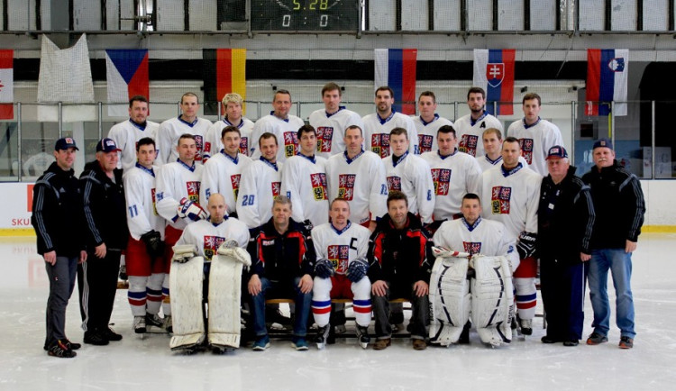 Policisté obhajují bronzové medaile.