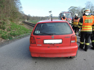 U Višňové se dnes ráno střetl vlak s osobním automobilem