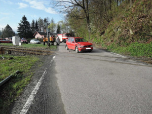 U Višňové se dnes ráno střetl vlak s osobním automobilem