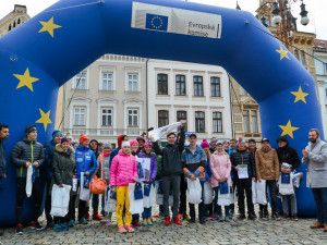 Juniorský maraton před radnicí.