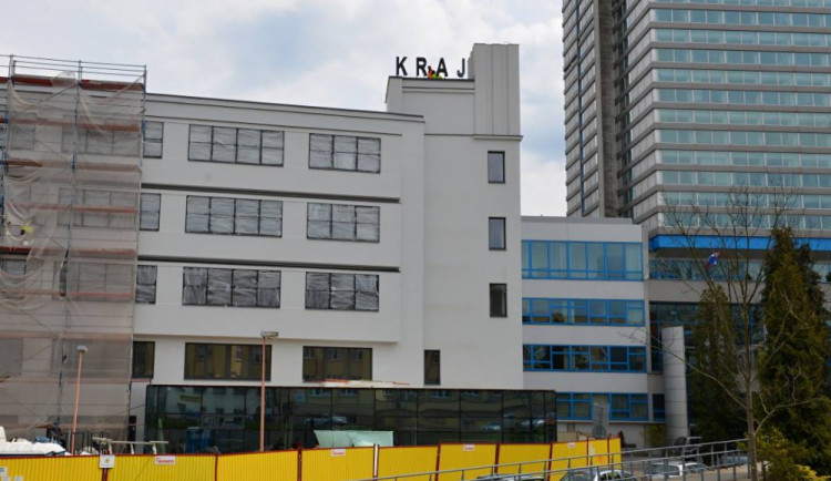 Evropský dům v Liberci se dokončuje, sloužit začne v červenci