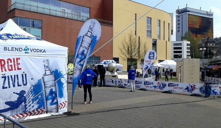 Vyznavači parkouru v sobotu překonávali překážky v Liberci
