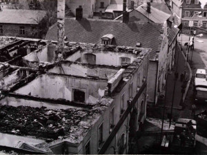 Pohled od namesti_II