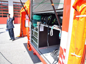 FOTO: Pomoc při katastrofách. Multifunkční kontejner nabídne padesáti lidem přístřeší, jídlo i záchod