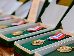 Na radnici ocenili hasiče.