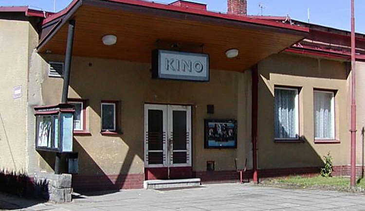 Kino v Lomnici.