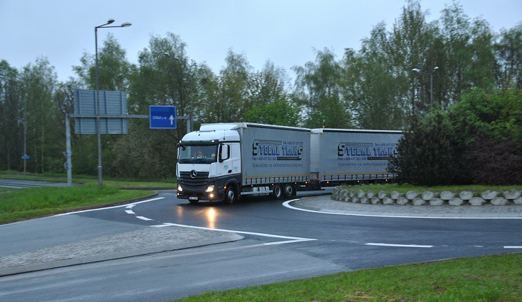 Zrekonstruovaný kruhový objezd v Růžodole