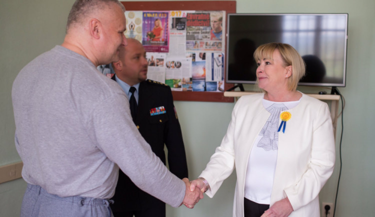 Manželka prezidenta Zemana se v rýnovické věznici setkala s Jiřím Kajínkem