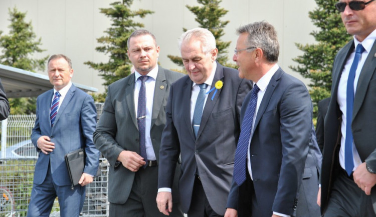 Miloš Zeman společně s Jiřím Opočenským (vpravo).