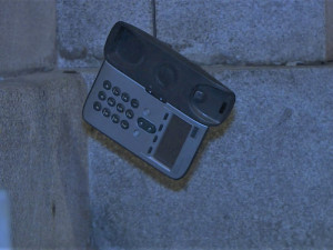 Do liberecké radnice se v noci vloupala opilá žena, vybavení kanceláře vyhazovala na náměstí