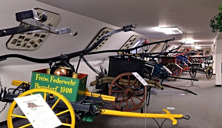 Hasičské muzeum v Chrastavě nashromáždilo 126 starých stříkaček