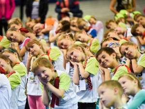 Děti ze školek poběží závod Běh nás baví. V aréně je připravena čtyřicetimetrová trať