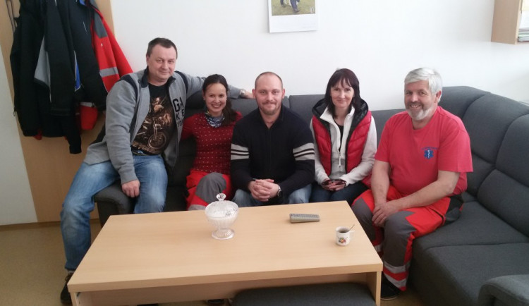 Radek U. přišel poděkovat záchranářům.