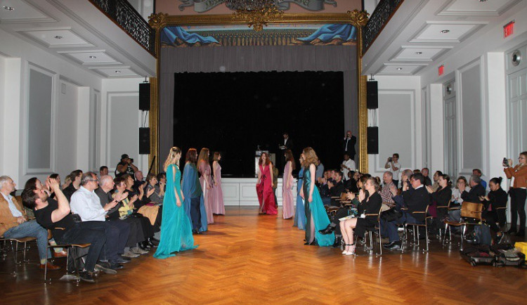 Studentky oboru Fashion design z libereckých Kateřinek předvedli svou tvorbu v New Yorku