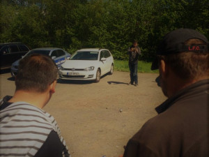 Novináři mají za sebou první den vyhlížení Jiřího Kajínka, někteří u rýnovické věznice nocují