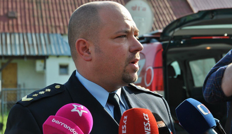 Vlastimil Kříž před novináři