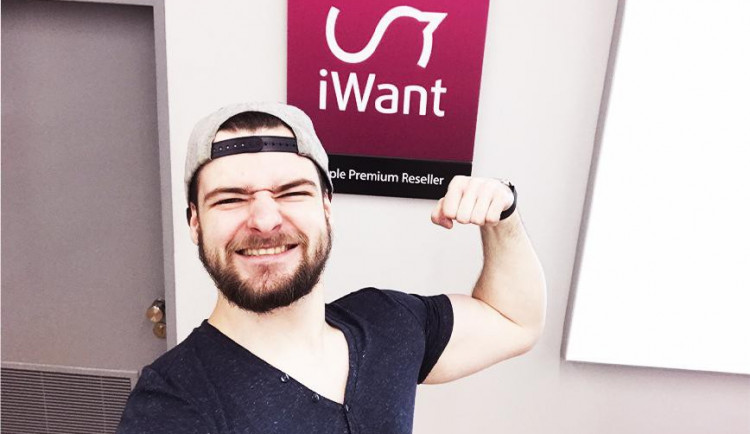 SOUTĚŽ: Vyfoťte se s prodejnou iWant a vyhrajte iPhone 7