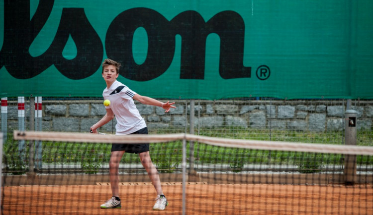 Tenisté LTC Tonstav-Service měli těžký víkend. Bodovali jen starší žáci