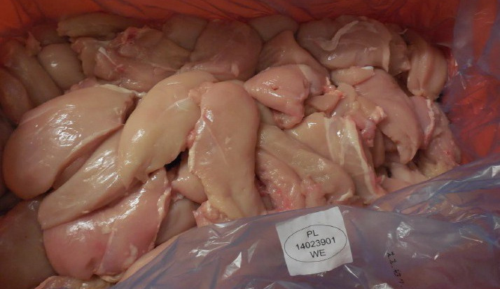 Stovky kilogramů polského kuřecího masa se salmonelou skončily u Liberečanů