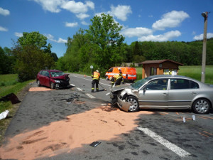 Vážná dopravní nehoda pod Kozákovem. Sedm lidí se zranilo, tři těžce