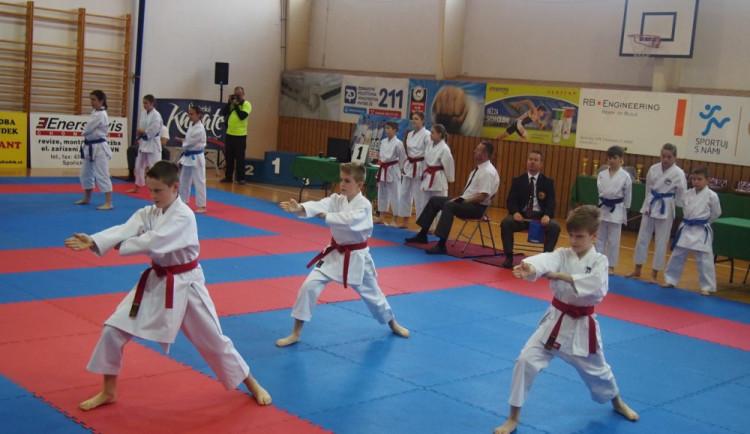 Tým mladších žáků.