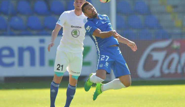 Milan Baroš řádil.