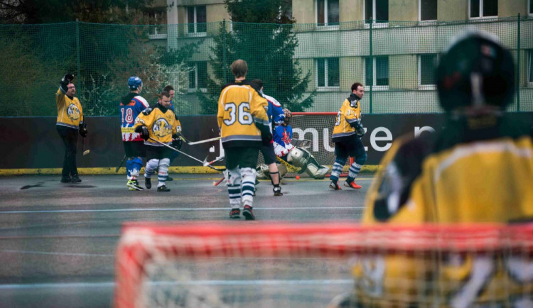Sportovní dopoledne na Franťáku. Hokejbalový spolek pořádá akci pro děti i dospělé