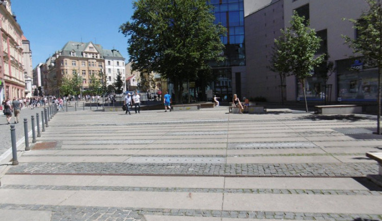 Fontána před Plazou nefunguje.