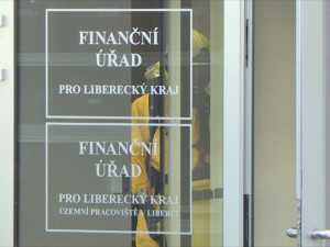 Na finančním úřadě zasahovali hasiči, úředníky vyděsila podezřelá zásilka