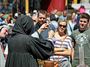 Jarmark před radnicí.