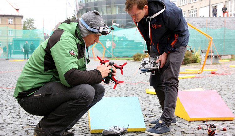 Loňský ročník proběhl na univerzitním náměstí.