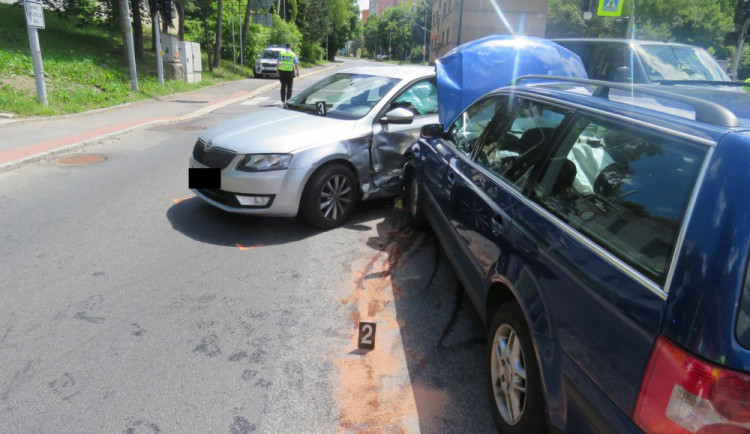 Srážka dvou aut.
