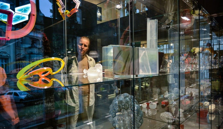 Mezinárodní trienále skla a bižuterie začalo. Po celém Jablonci je k vidění pět výstav