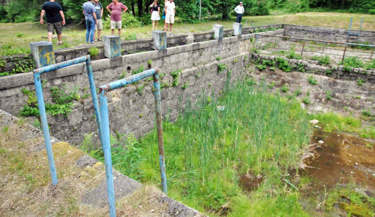 Na Lesák dorazili lidé, které zajímá, jak bude obnovený areál vypadat.