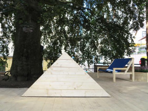 Na přeměnu zanedbaného místa v park stačil studentům jediný týden.