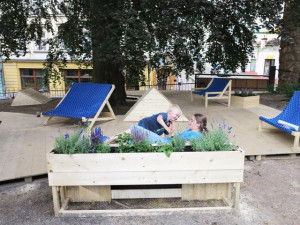 Na přeměnu zanedbaného místa v park stačil studentům jediný týden.