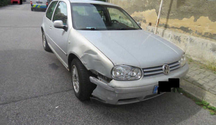 Auto se samo rozjelo.