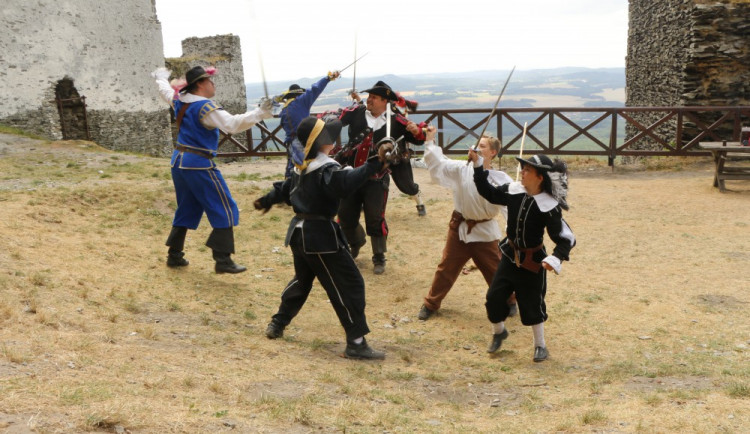 šermíři na Bezdězu