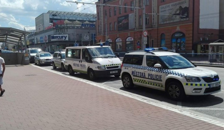 Policie musela na budějckém nádraží řešit podnapilé cestující