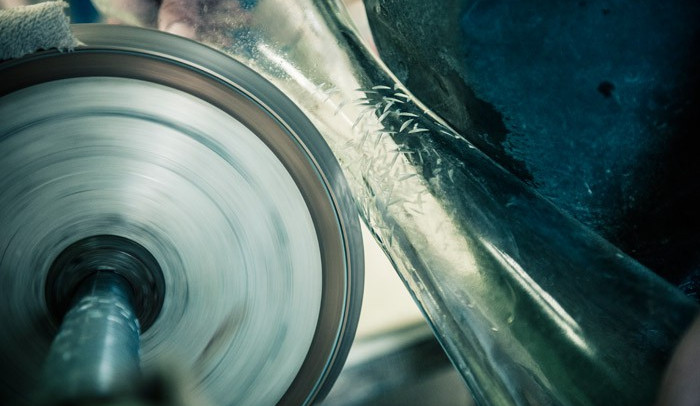 Výroba jedné ze starších trofejí.