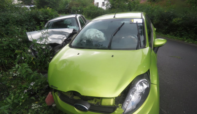 Nehoda dvou osobních aut na Harcově si vyžádala čtyři zraněné osoby