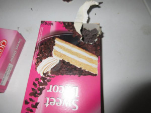 Myší trus, odpad a okousané potraviny. Inspekce zavřela další samoobsluhu.